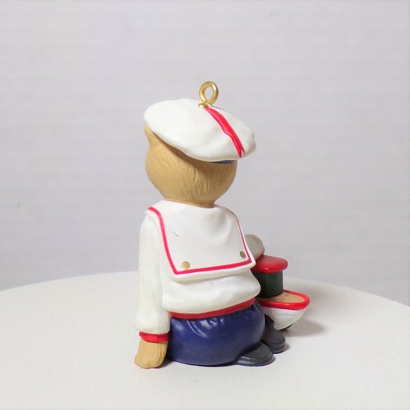 Hallmark The Bearingers Victoria Circle Bear Family 5 Ornaments Christmas 1993 - Picture 8 of 16